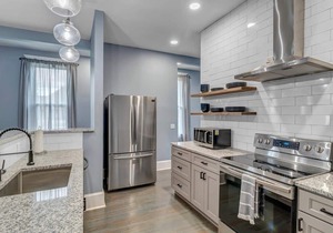 Luxurious 3 BR Apt in the Heart of Springfield