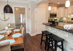 Luxurious 3 BR townhome in prime locale!