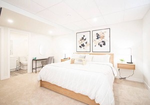 Luxurious 3BDRM townhouse with parking and Wi-Fi!