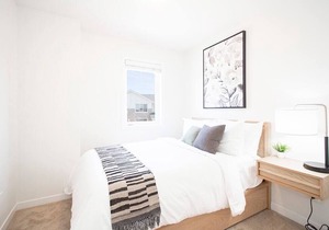 Luxurious 3BDRM townhouse with parking and Wi-Fi!