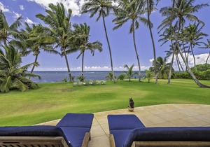 Luxurious Beach Front North Shore Home with Panoramic Ocean Views