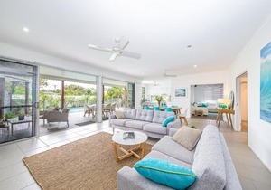 Luxurious Beachside Retreat