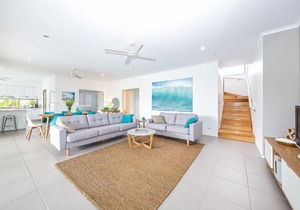 Luxurious Beachside Retreat