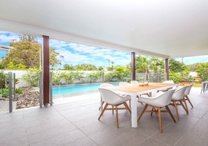 LUXURIOUS BEACHSIDE RETREAT