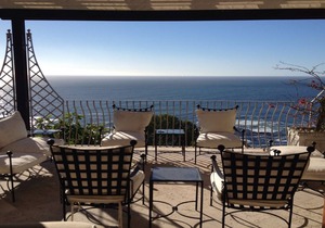 Luxurious en-suite bedroom with lounge stunning sea view & balcony in Bantry Bay