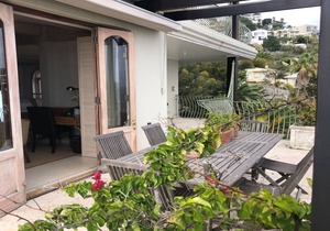 Luxurious en-suite bedroom with lounge stunning sea view & balcony in Bantry Bay