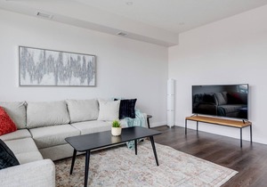 Luxurious Living MINUTES From DT! 2 Bed 2 Bath