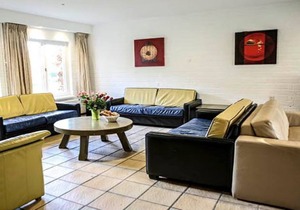 luxurious luxurious 15-person group accommodation