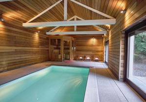 Luxurious Mansion in Stoumont with Indoor Pool