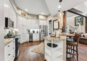 Luxurious Peak 8 Lodge 4BDR Near Slopes w/Private Hot Tub