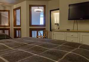 Luxurious Penthouse Condo for family in the heart of Mont Tremblant