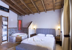 Luxurious Suits Surrounded by Nature with Jacuzzi & Shared Pool in Bursa
