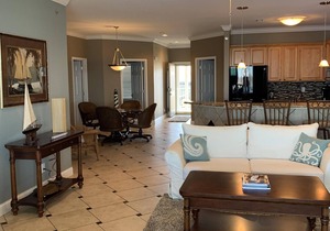 Luxurious TOP FLOOR condo with a 10 Mile View in the heart of Osage Beach!