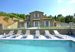Luxurious Villa in Cortona Italy with Swimming Pool