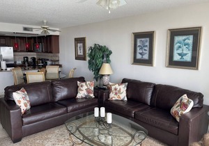Luxuroius Oceanfront Condo, Garden City Beach, Wifi, AC, Cable TV, Pool, Jacuzzi