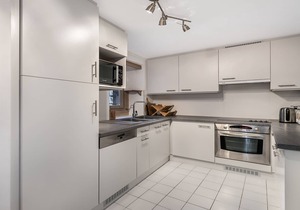Luxury 115m² Apartment in Central Val d'Isère, Sleeps 9, Near Ski Lifts