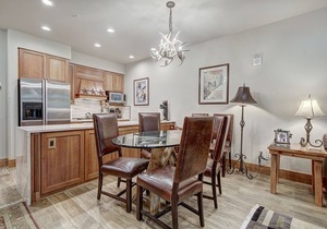 Luxury 1BR Lone Eagle ski-in, ski-out condo w/- hot tub & heated pool!