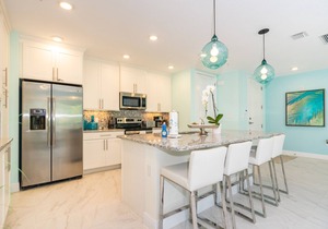 LUXURY 2/2 CONDO LOCATED IN MARGARITAVILLE AT OPH