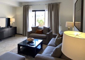 Luxury 2-bdr design townhome Au~59