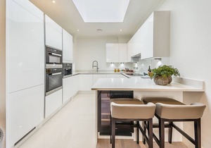 Luxury 2 Bed 2 Bath Gated Riverside Development