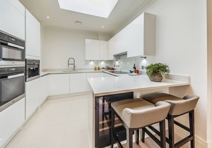Luxury 2 Bed 2 Bath Gated Riverside Development