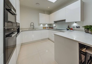 Luxury 2 Bed 2 Bath Gated Riverside Development