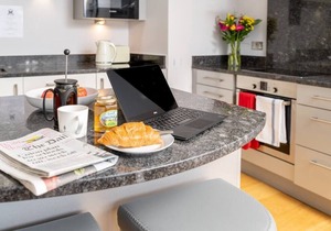 Luxury 2 Bed Apartment, Eton High Street