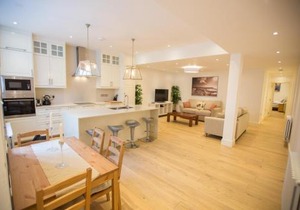 Luxury 2 bed/bath apartment next to Hyde Park