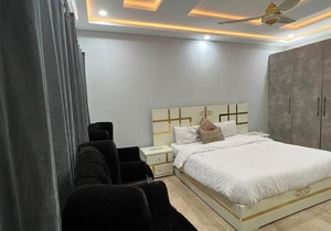 luxury 2 bed TV LAUNCH, kitchen car parking, netflix