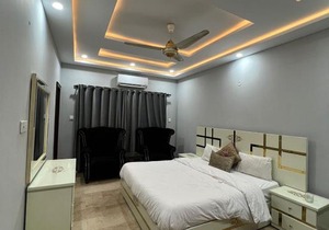 luxury 2 bed TV LAUNCH, kitchen car parking, netflix