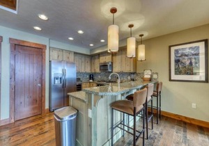 Luxury 2 Bedroom Ski In, Ski Out One Ski Hill Residence Located At The Base Of Peak 8 With Outdoor Plaza