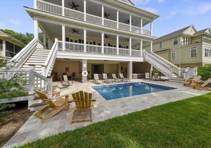 Luxury 2nd Row Home, Chefs Kitchen, Outdoor TV