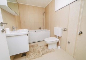 LUXURY 3 story House- BEST VIEW- FREE PARKING