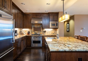 Luxury 3BD Village at Northstar Residence w/Ski Valet - Northstar Lodge 402