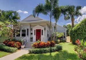 Luxury 4 Bedroom Villa with Communal Pool, West Palm Beach Villa 1218