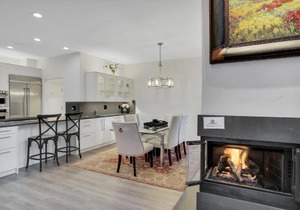 Luxury 4-Bedroom Home Close to Slopes with On-site Hot Tub home