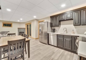 Luxury 5bd/5bth Condo, Walk to the Boyne Ski Lifts and Lodge!
