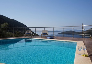 Luxury 6 bedroom villa with stunning view of Ionian sea in Mikros Gialos