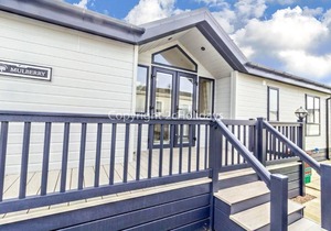 Luxury 6 berth lodge at Broadland Sands in Suffolk ref 20029CV