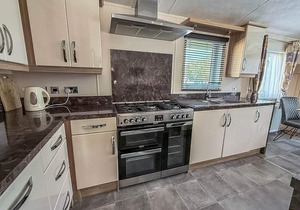 Luxury 6 berth lodge with WiFi at Broadland Sands in Suffolk ref 20011CV