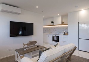 Luxury Apart, Balcony & Seaviews, Full Laundry