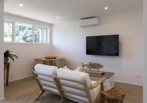 Luxury Apart, Balcony & Seaviews, Full Laundry, Kitchen & Heat Pump