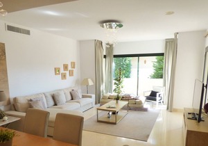 Luxury apartment 4 pers, quiet location with golf view, near Puerto Banus