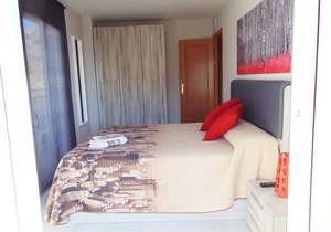 LUXURY APARTMENT IN THE FIRST LINE OF IDEAL BEACH FOR FAMILIES.
