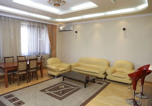 Luxury Apartment near Paris Hotel