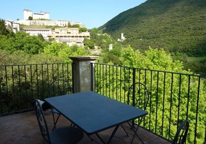 Luxury Apartment with balcony views in Historic City Centre