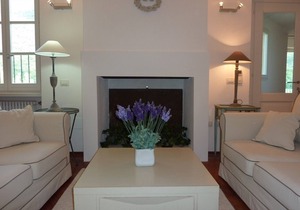Luxury Apartment with balcony views in Historic City Centre