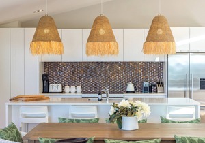 Luxury at Palm Beach is just a 5 min walk to Palm Beach