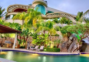 Luxury Beach Frontage Villa For Rent