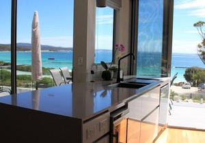 LUXURY BEACH HOUSE BINALONG at BAY OF FIRES